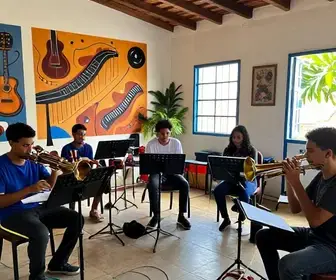 Descubra o Centro de Criatividade Musical Raminho do Trombone em Camaragibe
